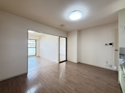 【居間・リビング】 | シャトーレイクルイーズ