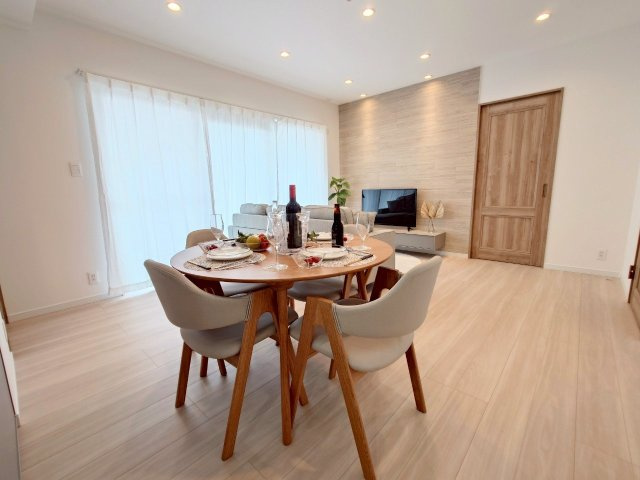 【居間・リビング】の画像