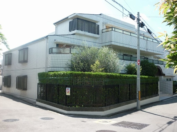 ファミール豊中千里園の外観