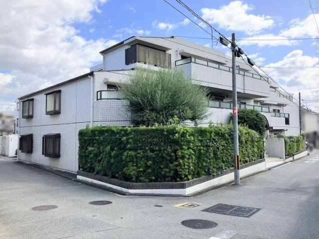 ファミール豊中千里園の外観