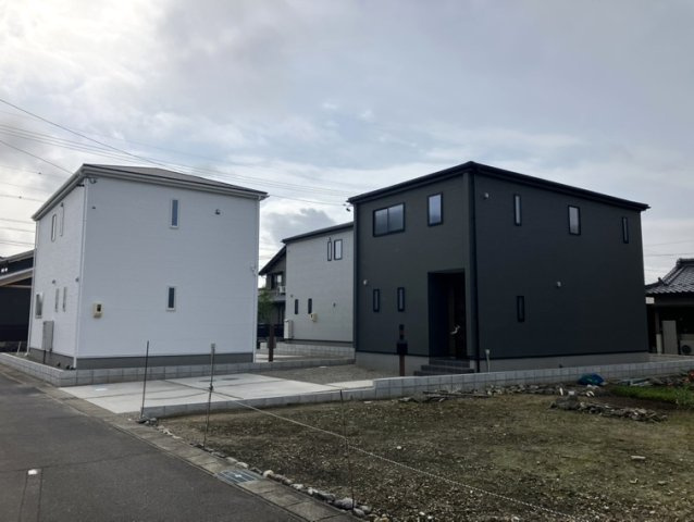 リーブルガーデン　江南市宮後町西屋敷（古知野東小学校前）　全3区画分譲の外観|■全体写真　
■ヤマダ不動産　株式会社リライフ　