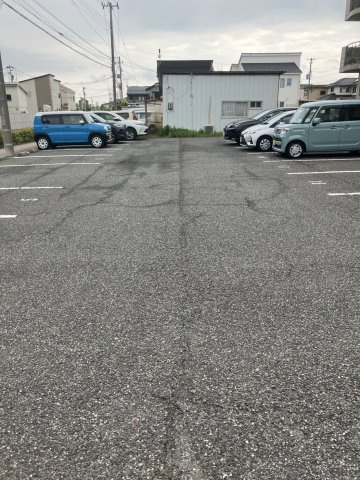 シティクレスト花かいどうの駐車場