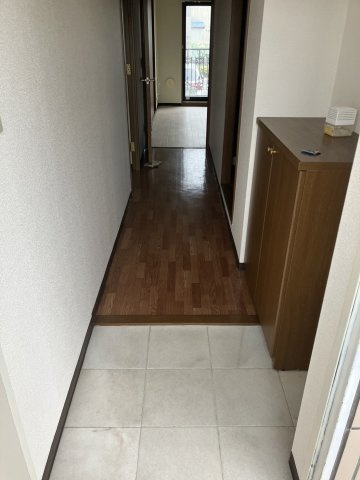 シティクレスト花かいどうの玄関