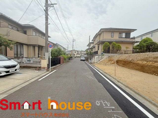 八王子市打越町　売地1区画の前面道路含む現地写真