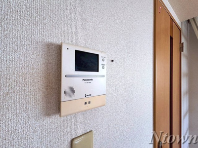 【セキュリティ】 | P.A.F.I.A.C郷前 | モニター付きインターホンです