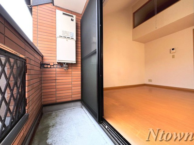 【バルコニー】 | P.A.F.I.A.C郷前 | お洗濯にも便利なバルコニー付き