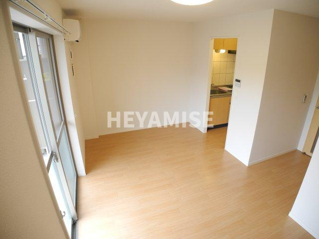 フォンテーヌKの居間・リビング|※同物件同室タイプの写真でございます※現況を優先します※