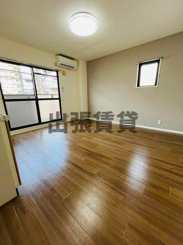 仲介手数料０円！！シーズンコート六番町の居間・リビング