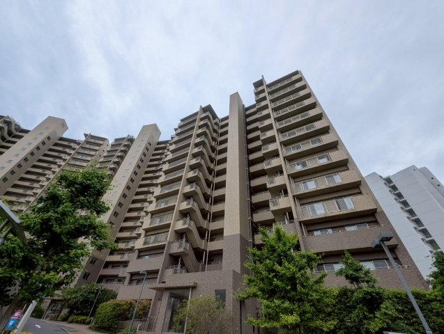 新千里桜ヶ丘メゾンシティ壱番館の外観