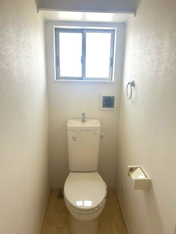 川口市里　中古戸建のトイレ