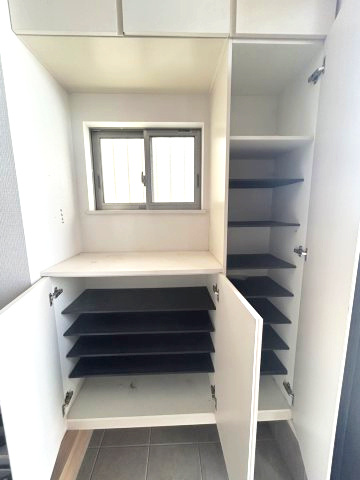 川口市里　中古戸建の収納