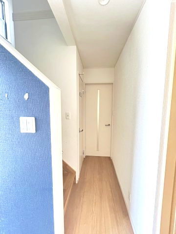 川口市里　中古戸建の玄関