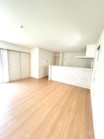 川口市里　中古戸建の居間・リビング