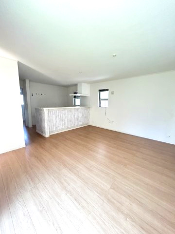 川口市里　中古戸建の居間・リビング