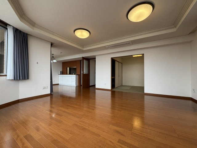 グランドメゾン万博公園南の居間・リビング