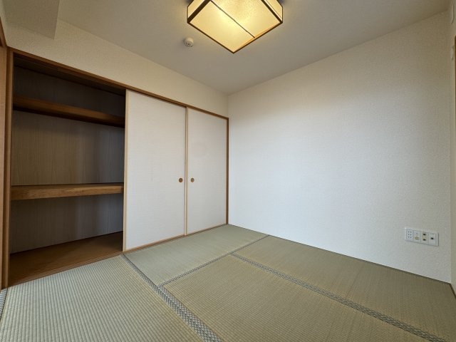 グランドメゾン万博公園南の和室