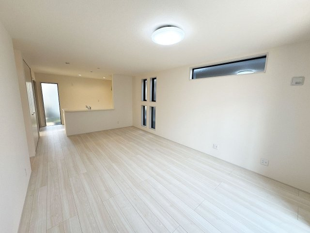 【居間・リビング】 | 川越市扇河岸　新築一戸建住宅　全1棟　(ふじみ野店) | リビング18.25帖