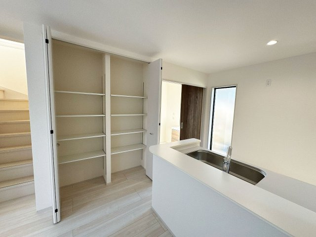 【収納】 | 川越市扇河岸　新築一戸建住宅　全1棟　(ふじみ野店) | 充実のリビング収納！