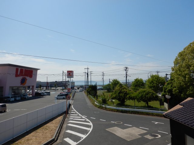 児島下の町戸建の周辺|全面道路