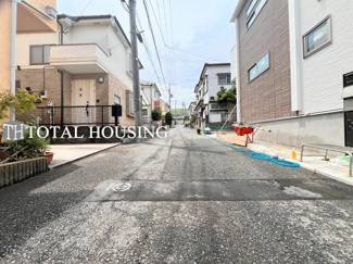 【前面道路含む現地写真】