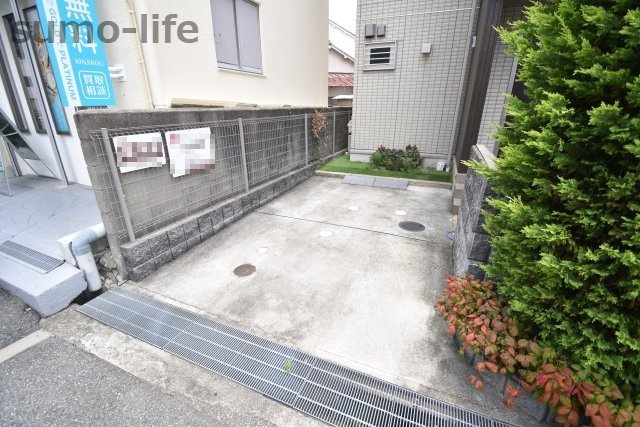 テラスハウスKOUの駐車場