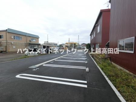 グレーシアの駐車場|消雪付駐車場