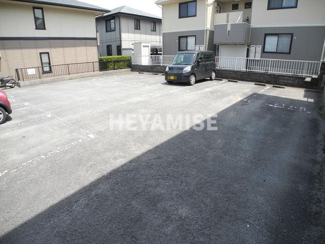 ハイカムール間瀬貝Bの駐車場