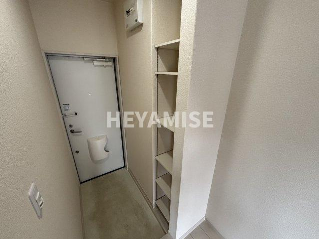 プチメゾン小路口の玄関