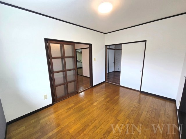 コーポラス青山の居間・リビング