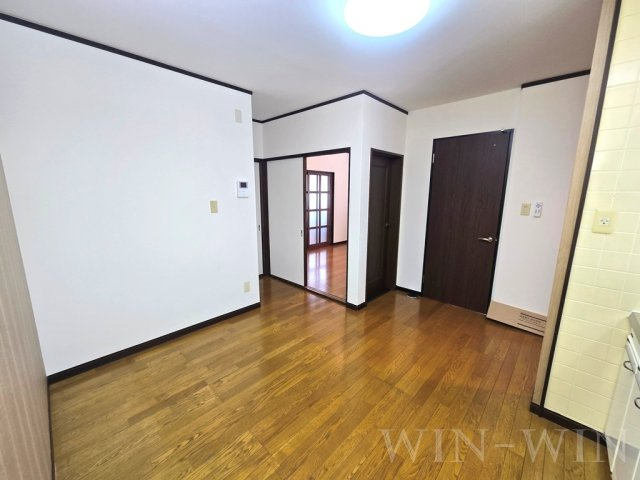 コーポラス青山の居間・リビング