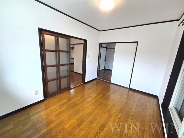 コーポラス青山の居間・リビング