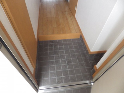 【玄関】 | ブルーボンネット | ※同建物同型別のお部屋