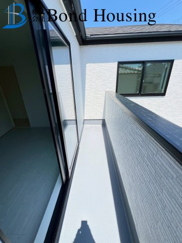 小中学校徒歩10分以内　霞ヶ丘3期1棟　新築戸建のバルコニー