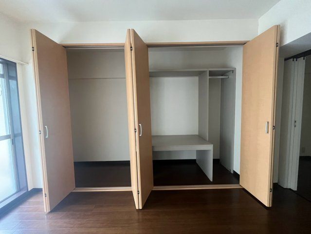 マンション塚口の収納|こまごまとしたものを収納できそうですね