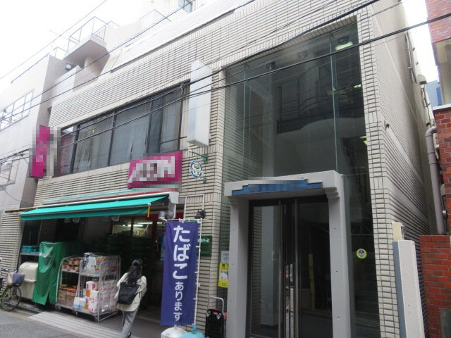 新宿区西新宿８丁目の店舗事務所の外観