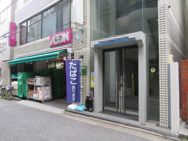 新宿区西新宿８丁目の店舗事務所