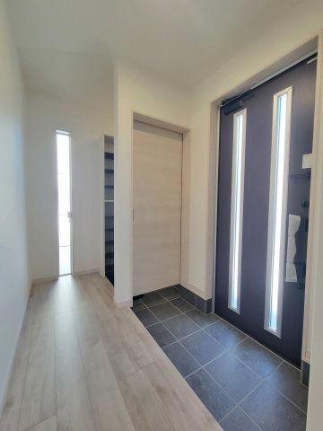 秋月1区画(93-37・93-38)・新築戸建の玄関