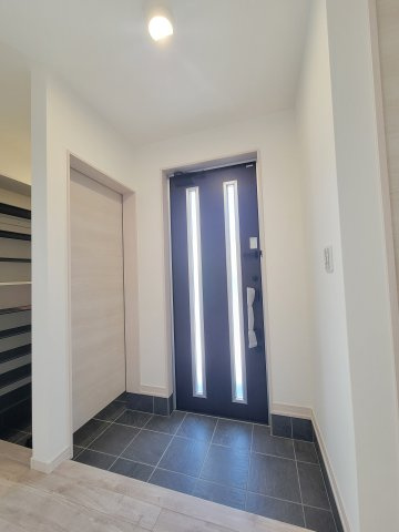 秋月1区画(93-37・93-38)・新築戸建の玄関