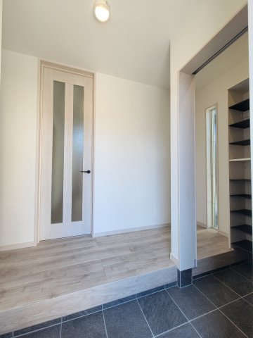 秋月1区画(93-37・93-38)・新築戸建の玄関