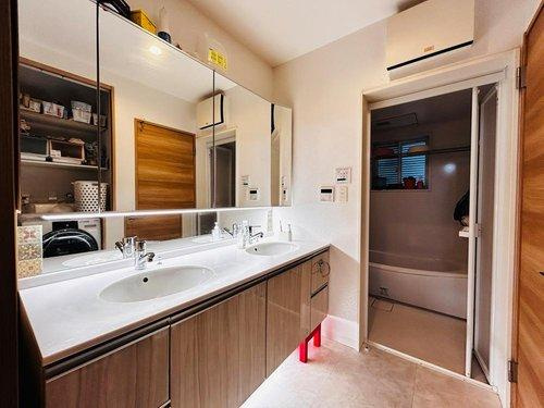 ザ・プレース首里プラチナムテラスの洗面所