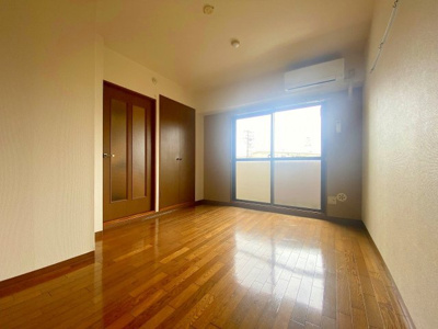 【居間・リビング】 | テルセーロパートナーマンション | こちらの居間で趣味の時間をお楽しみください