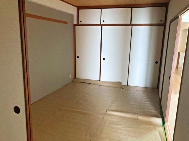 ライオンズマンション舞子の和室|畳表替え済み。
約6帖とゆったりとした広さがあります！