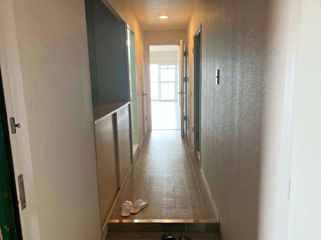 ライオンズマンション舞子の玄関|シューズボックス付きの玄関です。