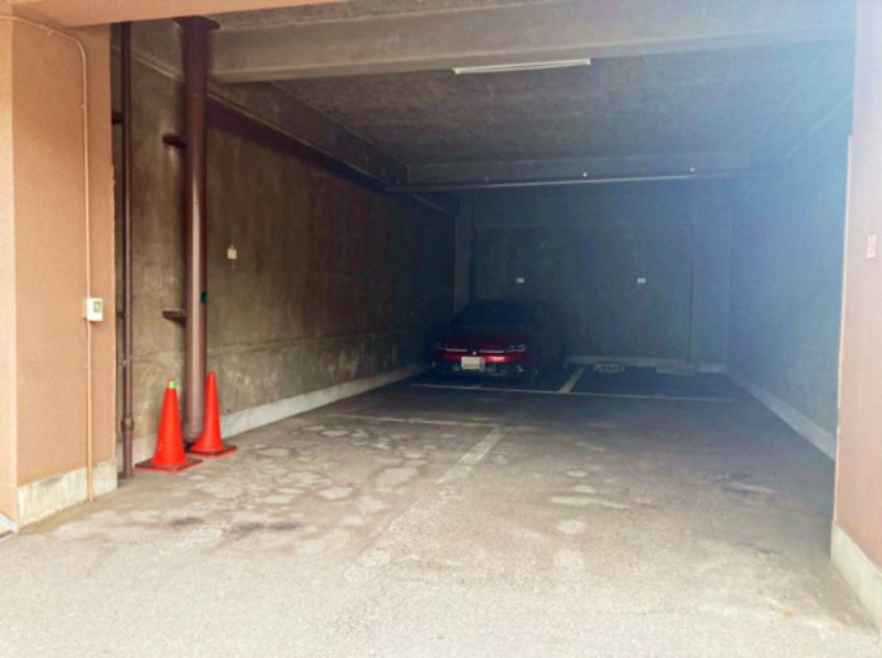 ライオンズマンション舞子の駐車場