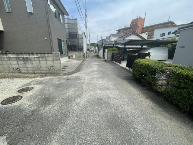 和泉北四丁目土地の前面道路含む現地写真