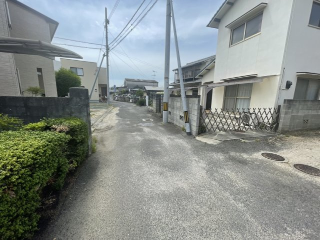 和泉北四丁目土地の前面道路含む現地写真