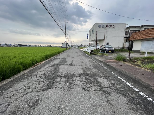 和歌山市平岡・中古戸建・54431の前面道路含む現地写真