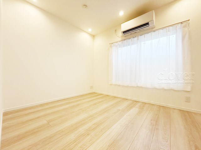 【キッチン】 | 大久保ローヤルコーポ | ダイニング　エアコン設置済み