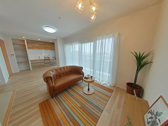 サーパス医大南の居間・リビング|広々ゆとりのあるリビングは、家具レイアウトも自由自在です♪