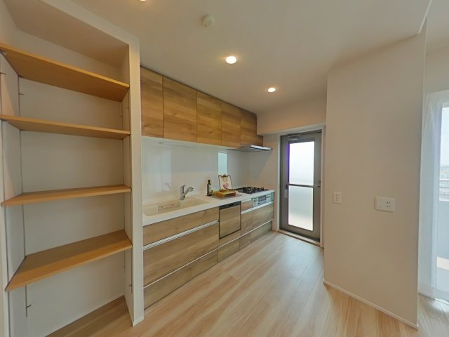 サーパス医大南のキッチン|キッチンにはしっかりと収納スペースが確保されているため、キッチンを清潔に保てそうですね♪
